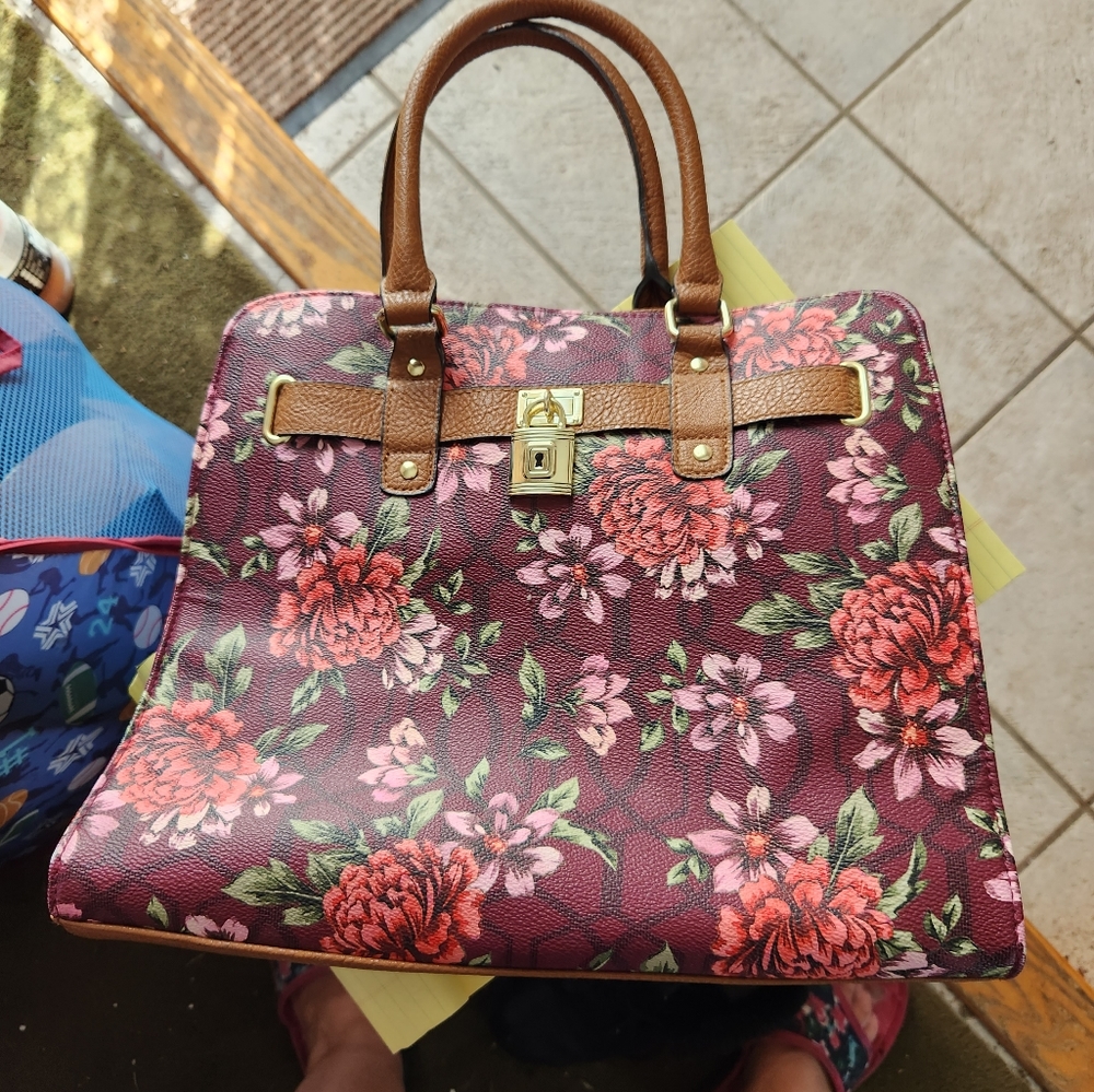 Womans large purse